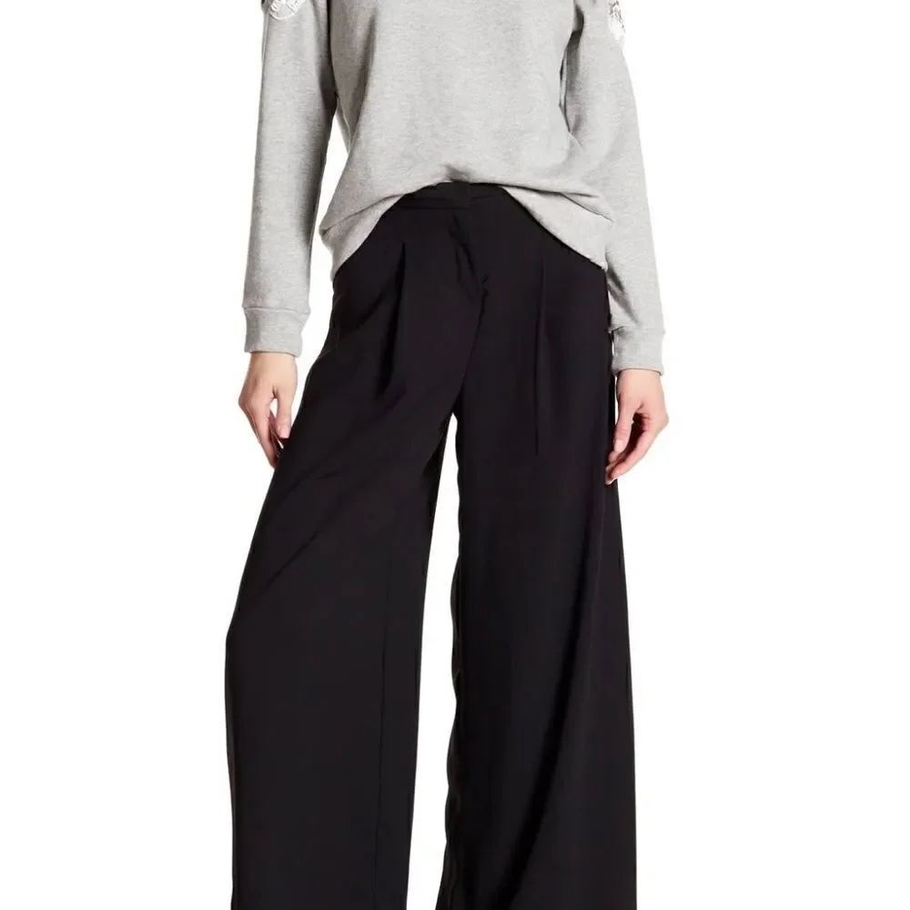 Romeo + Juliet Couture black wide leg pants S NWT